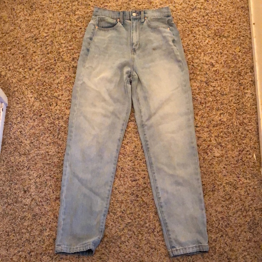 womans RSQ light wash 90’s fit jeans